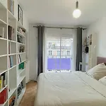Nice Cocoon With Balcony Paris
